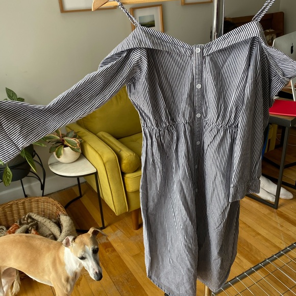 Shoulderless Summer Dress - Picture 3 of 3